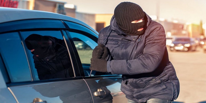 Does full coverage car insurance cover theft?